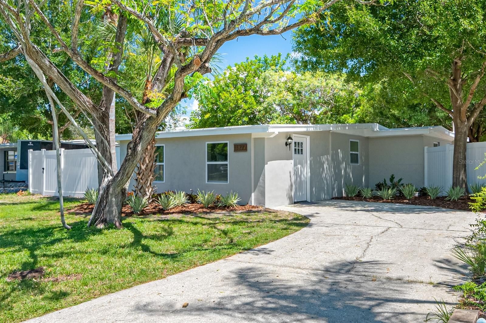 Property Photo:  11877 102nd Street  FL 33773 