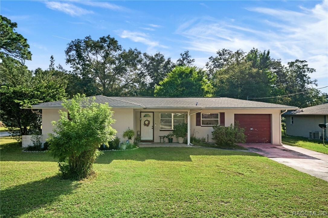 Property Photo:  706 Mayflower Avenue  FL 34452 