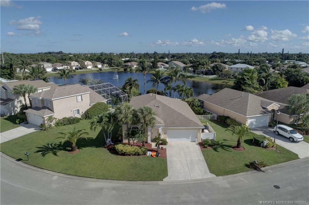 Property Photo:  4668 SE Winter Haven Court  FL 34997 