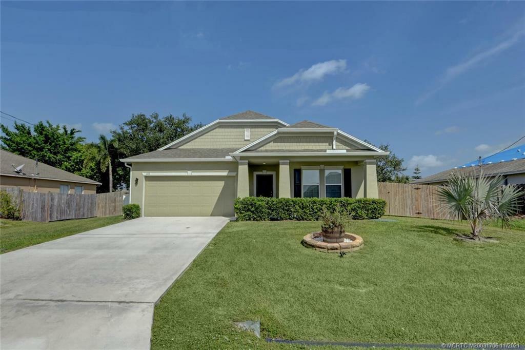 Property Photo:  611 SW McCullough Avenue  FL 34953 