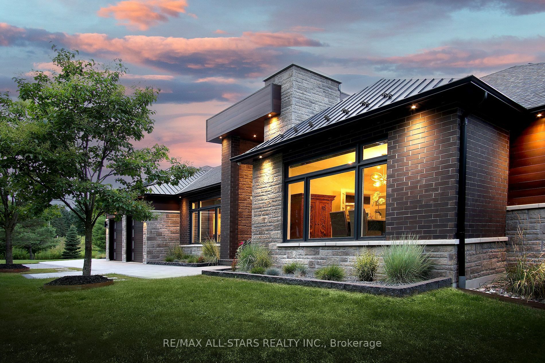 Property Photo: 8 Deer Run N/A ON L9P1R4