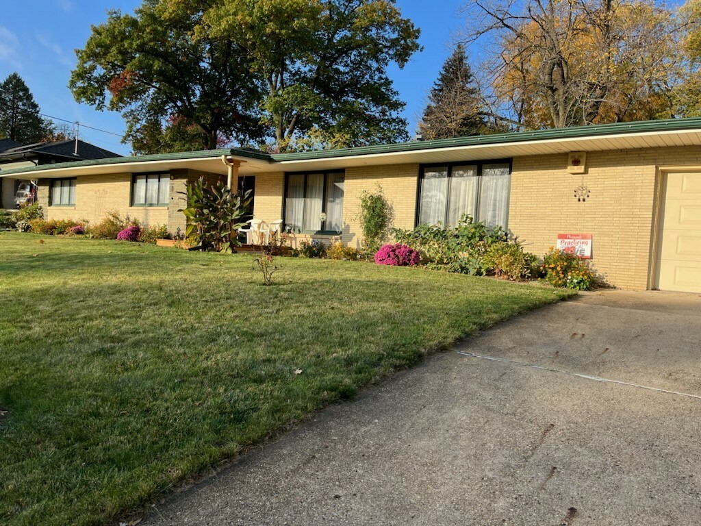 3715 River Oaks Drive  Des Moines IA 50312 photo