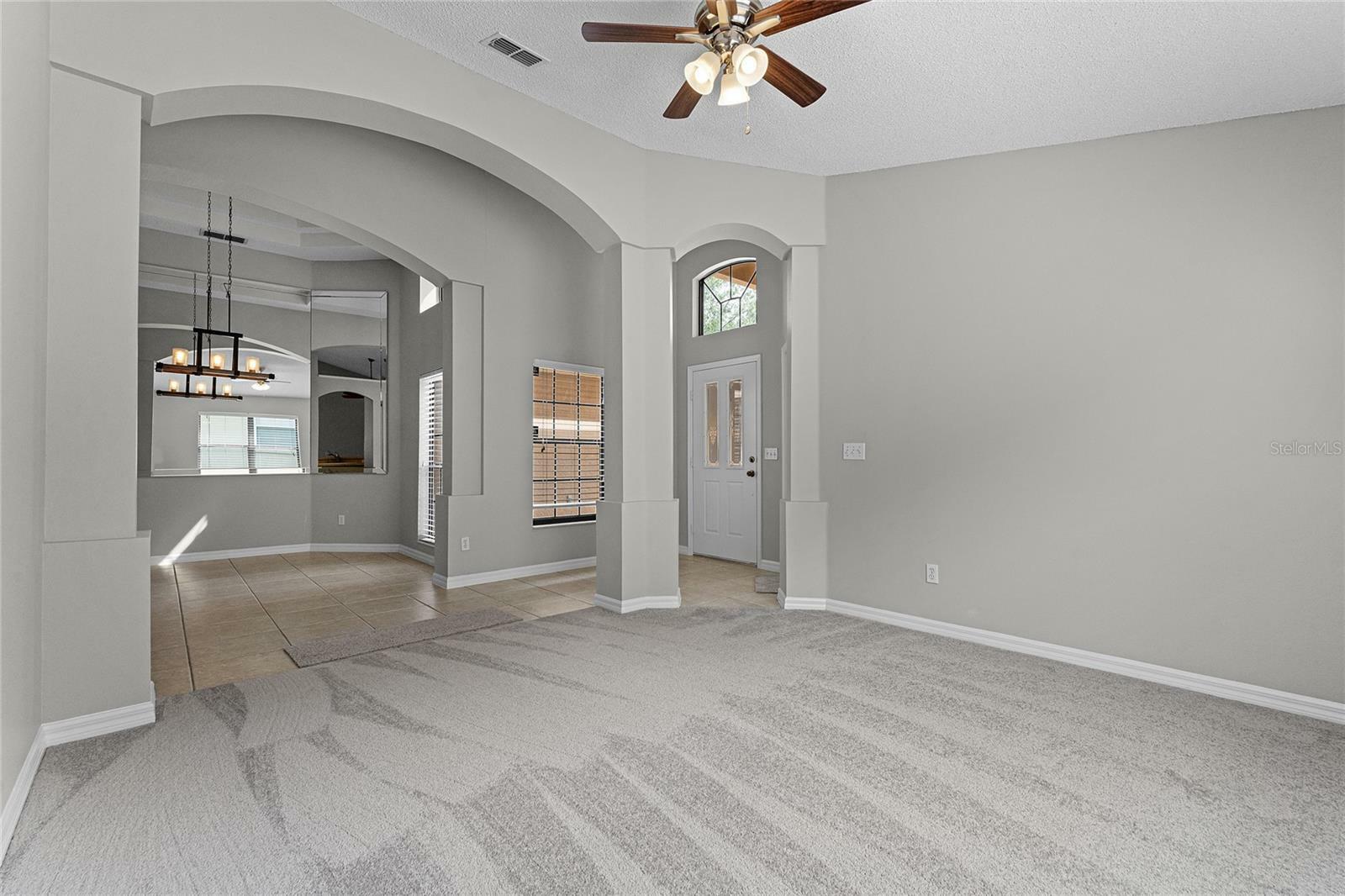 Property Photo: 540 Canary Island Court FL 32828