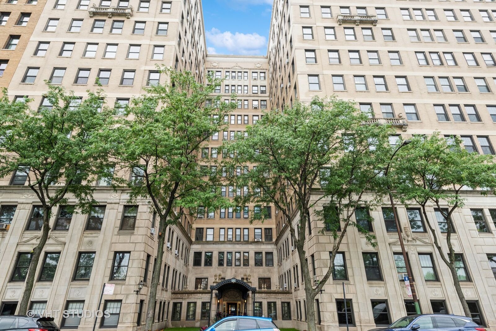 Property Photo: 3520 N Lake Shore Drive 3G IL 60657