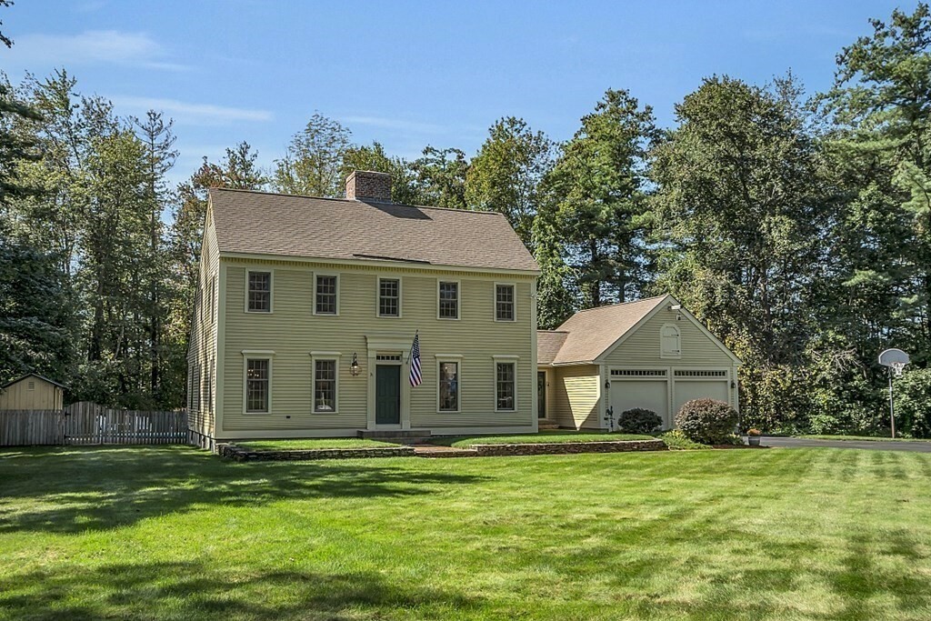 Property Photo:  31 Cushing Ln  MA 01462 