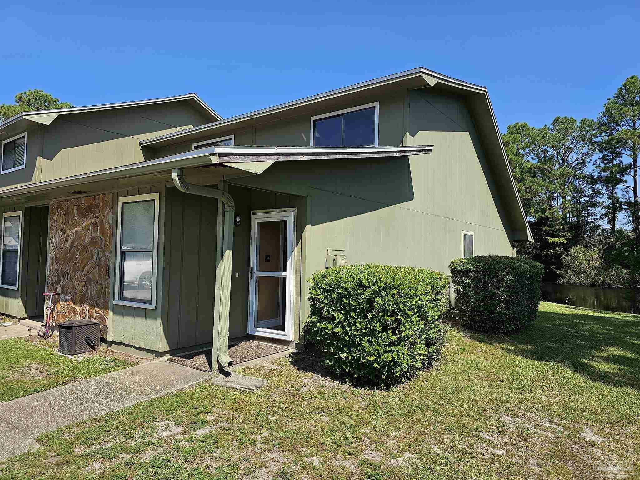 Property Photo:  7211 Lago Vista Ct  FL 32506 