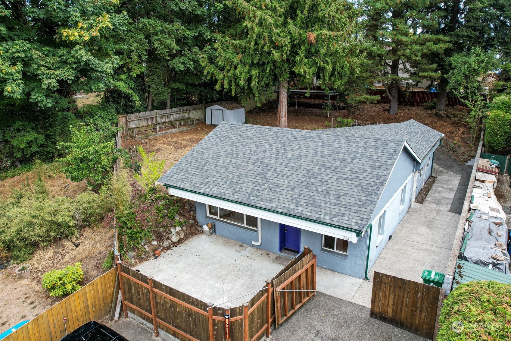 Property Photo:  528 N 170th Court  WA 98133 