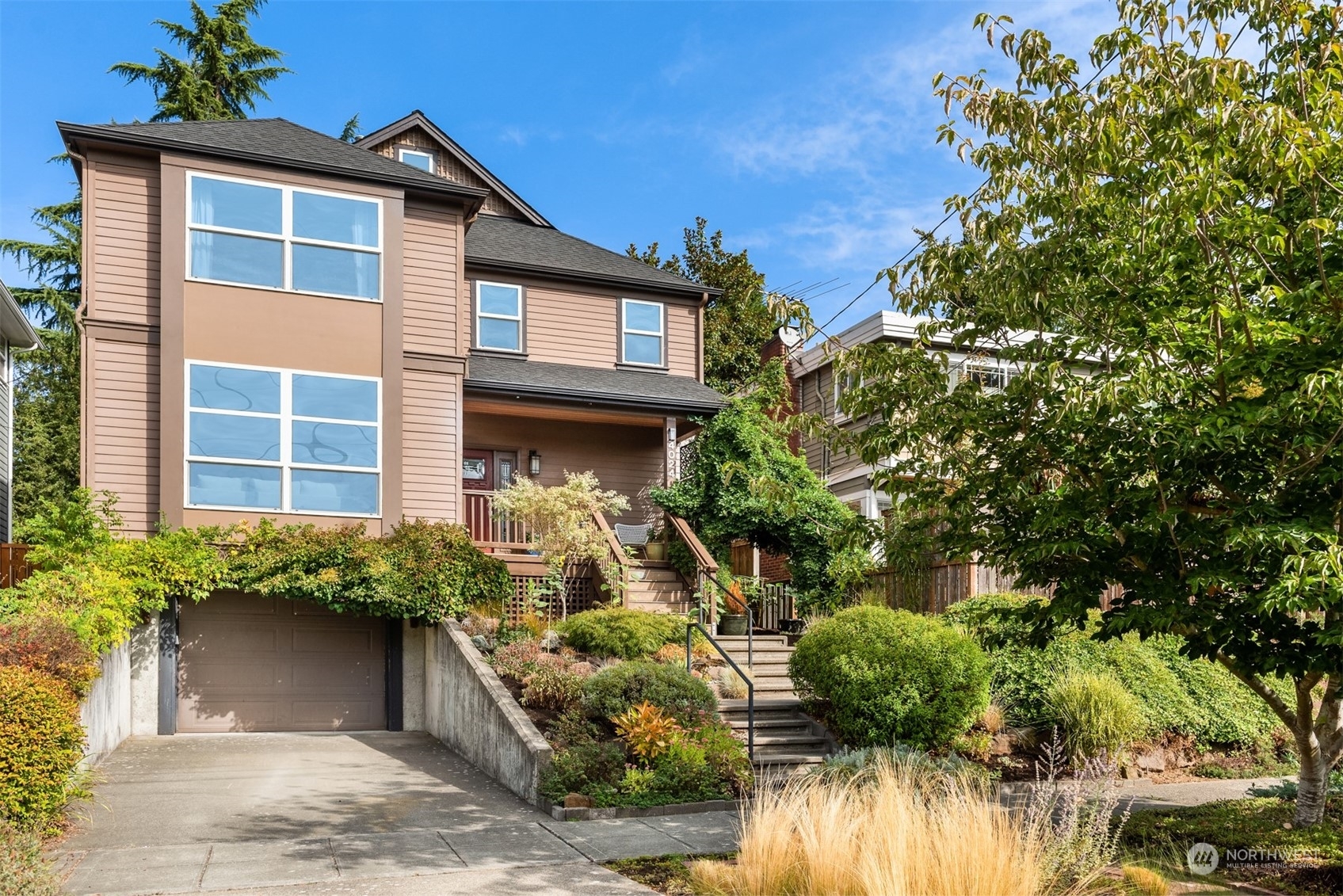 Property Photo:  4024 NE 57th Street  WA 98105 