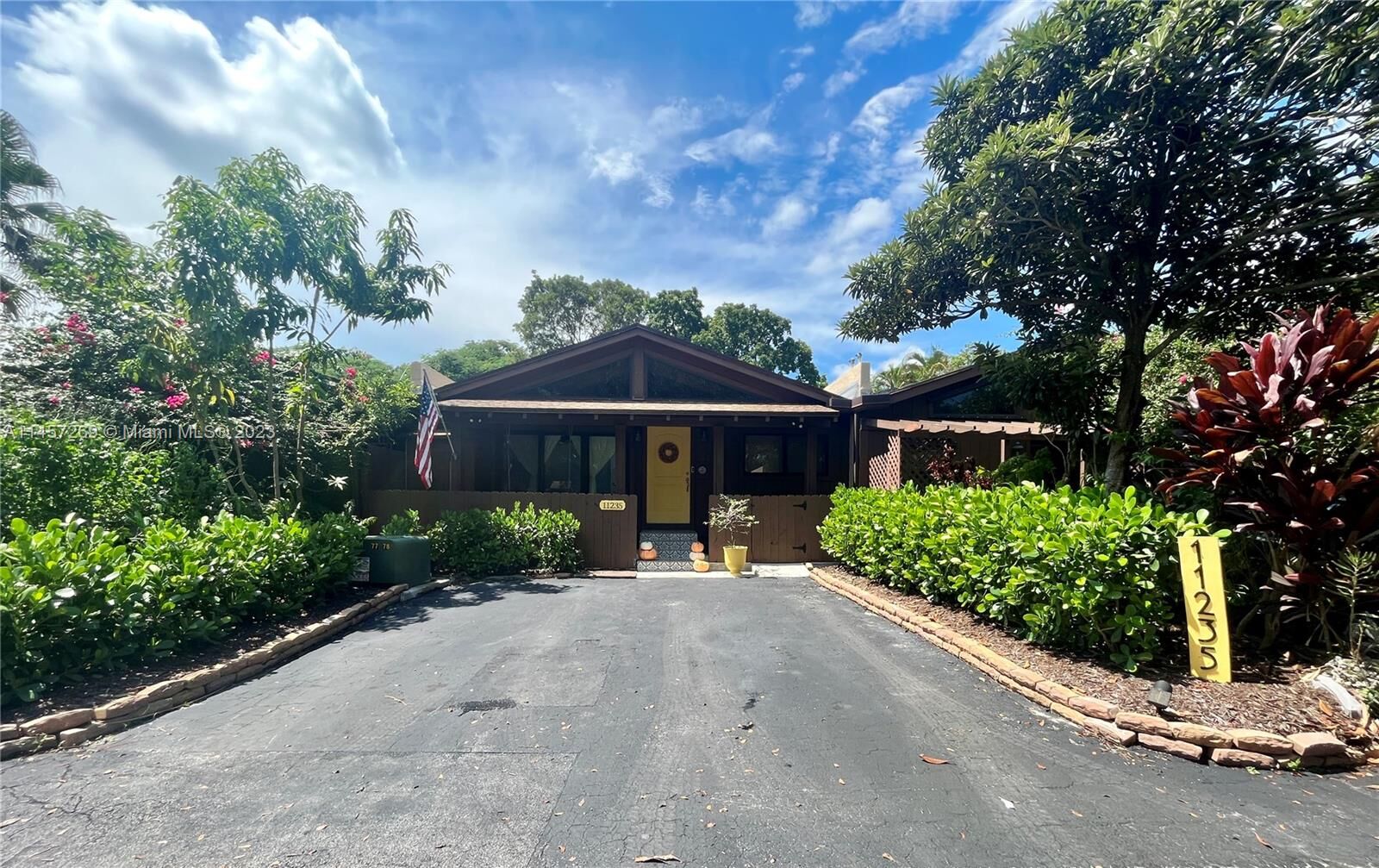 Property Photo: 11235 SW 114th Lane Cir 0 FL 33176