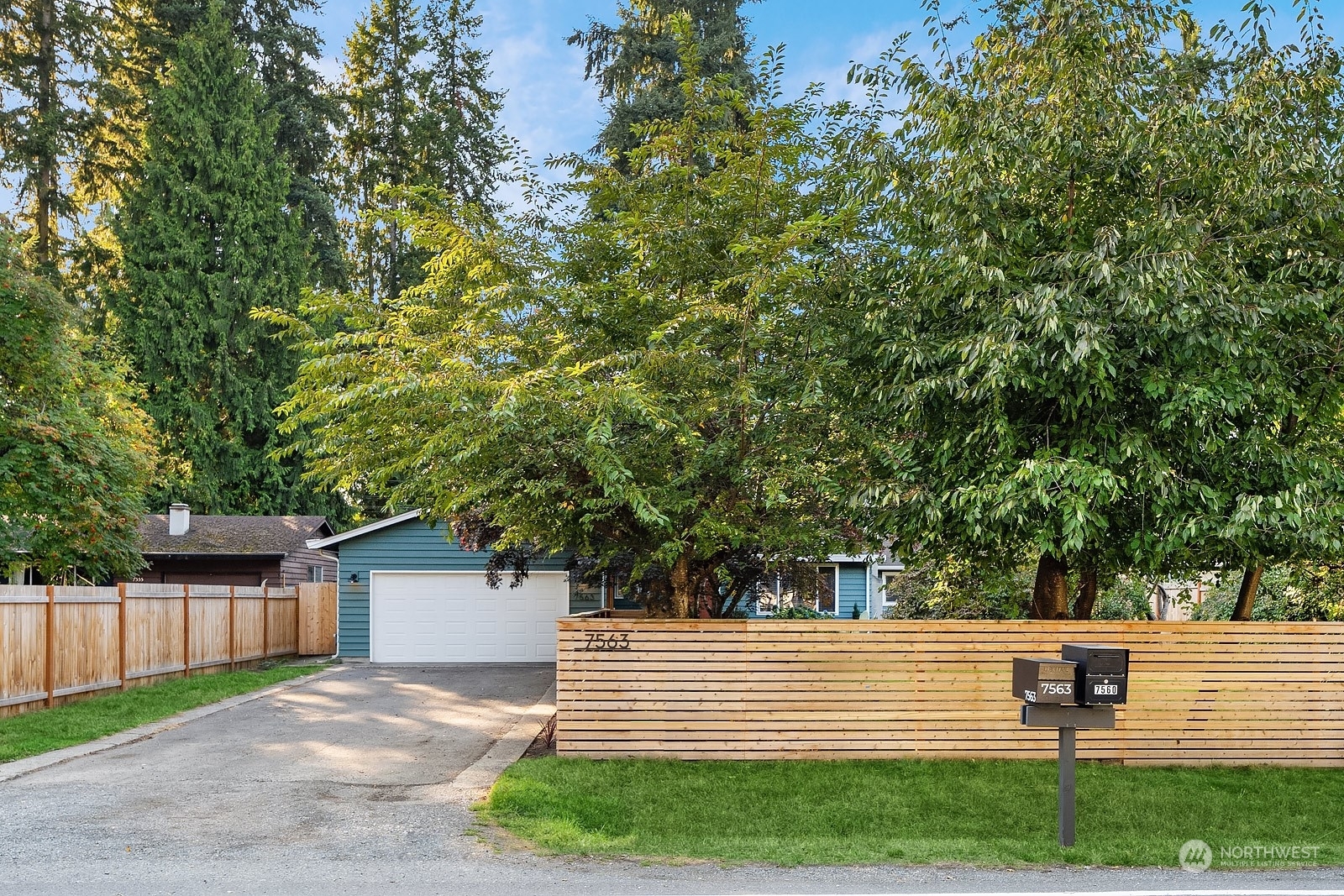 Property Photo:  7563 124th Avenue NE  WA 98033 