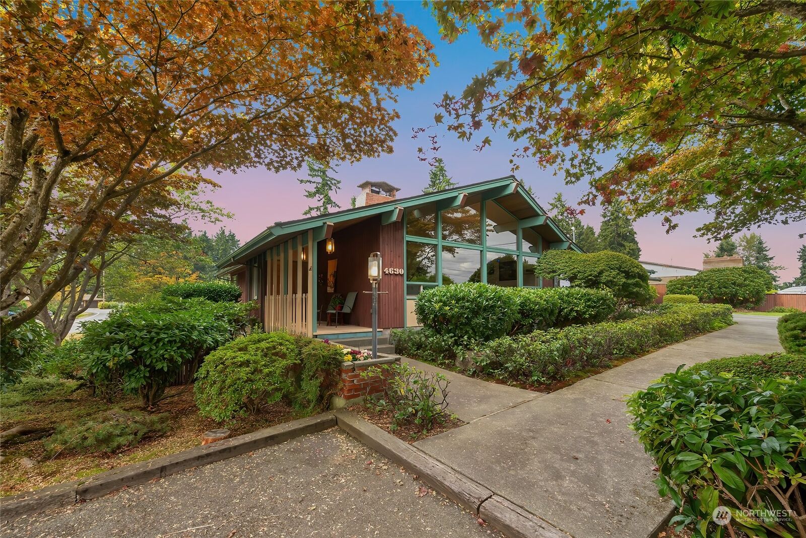 House for sale in Everett 4630 View Drive, Everett, WA 98203