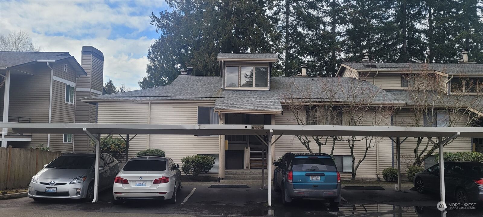 Property Photo: 12221 100th Avenue NE B-201 WA 98034