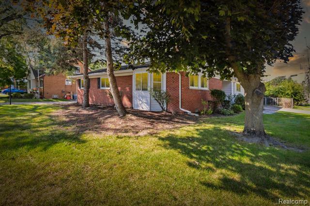 Property Photo:  18835 Westmore Street  MI 48152 