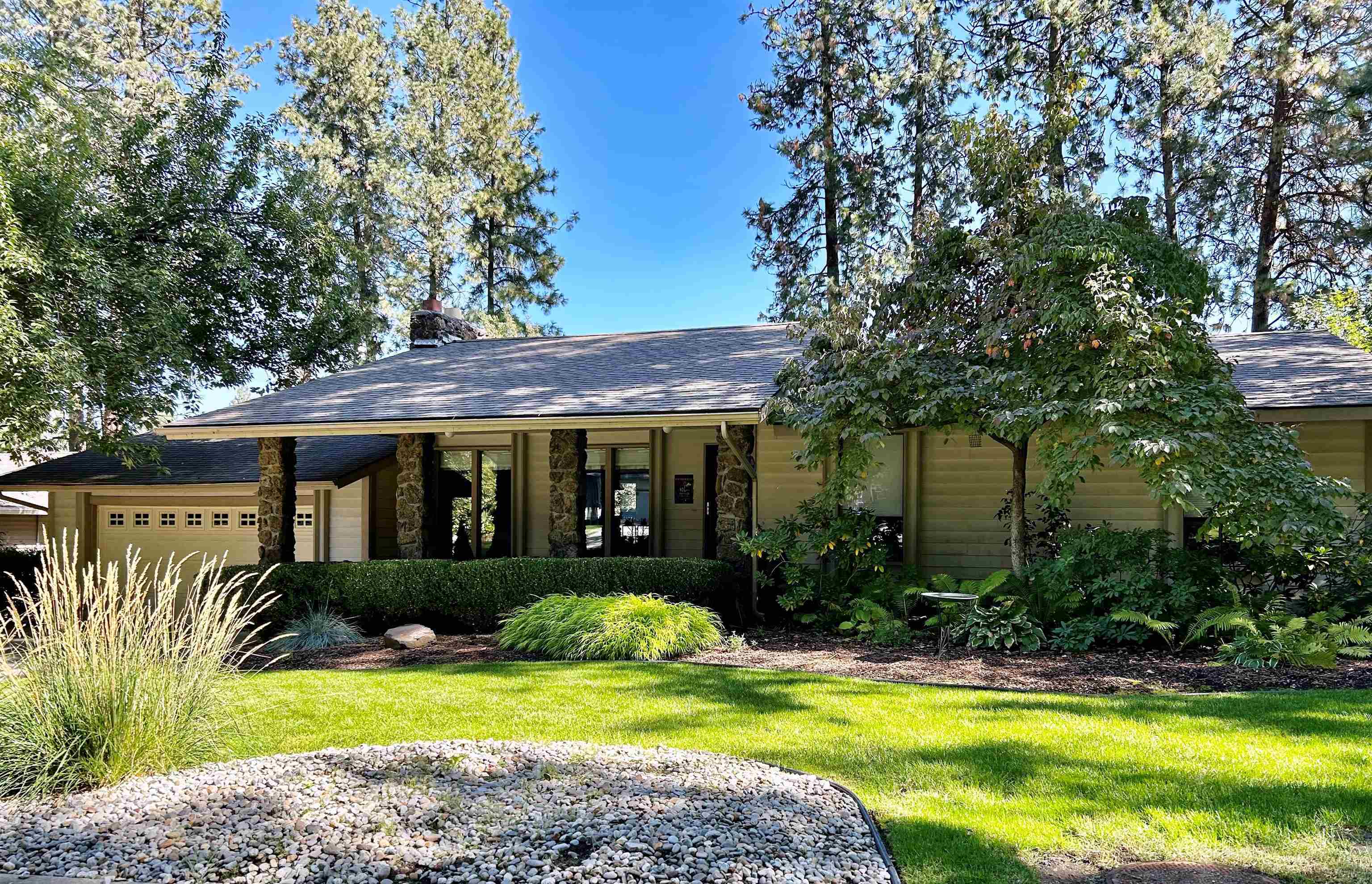 Property Photo: 1707 S Buttercup St WA 99212