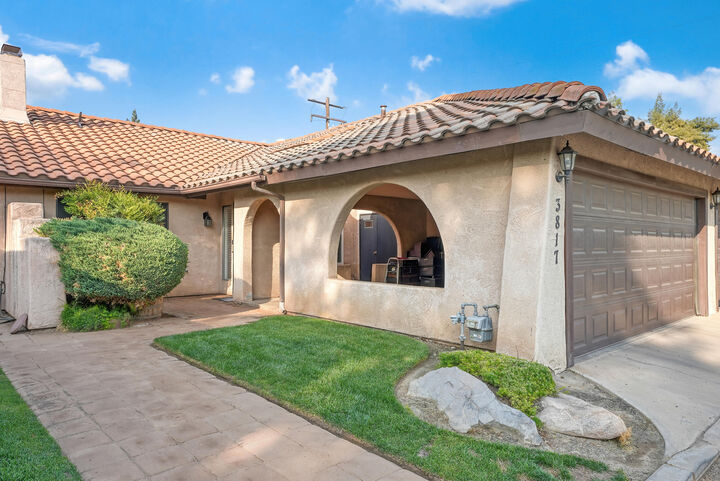 3817 W Damsen Avenue  Visalia CA 93291 photo