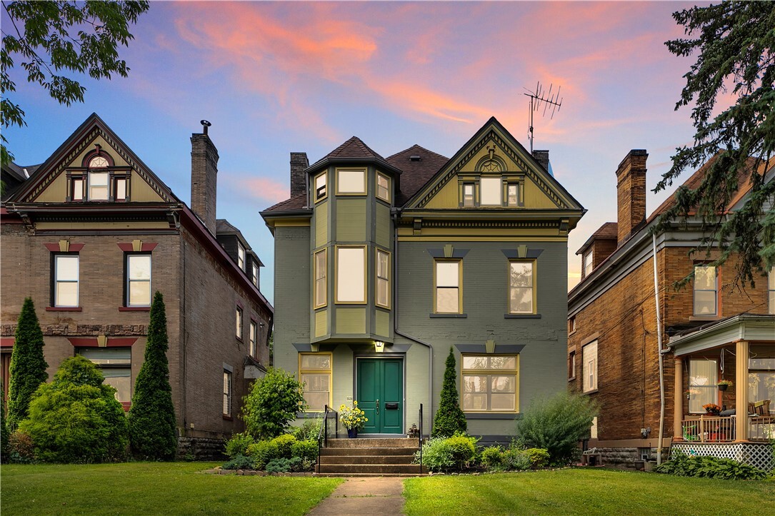 Property Photo: 5528 Baywood Street PA 15206