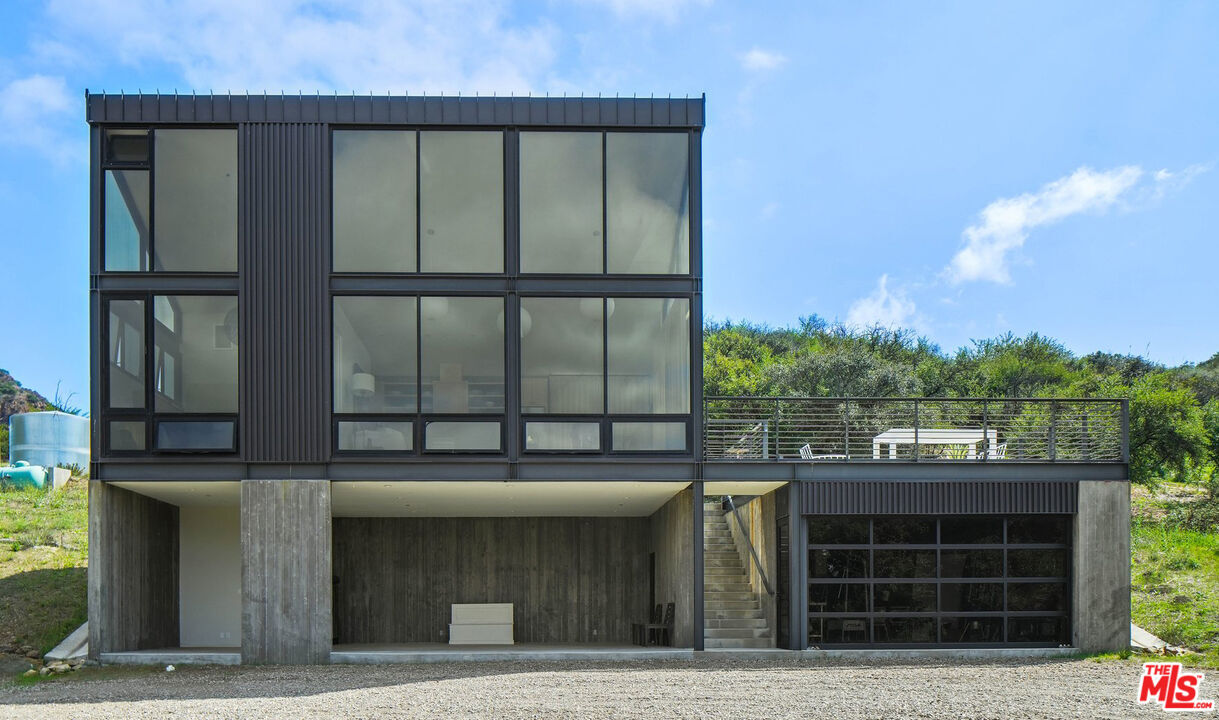 Property Photo:  10120   Yerba Buena Rd  CA 90265 