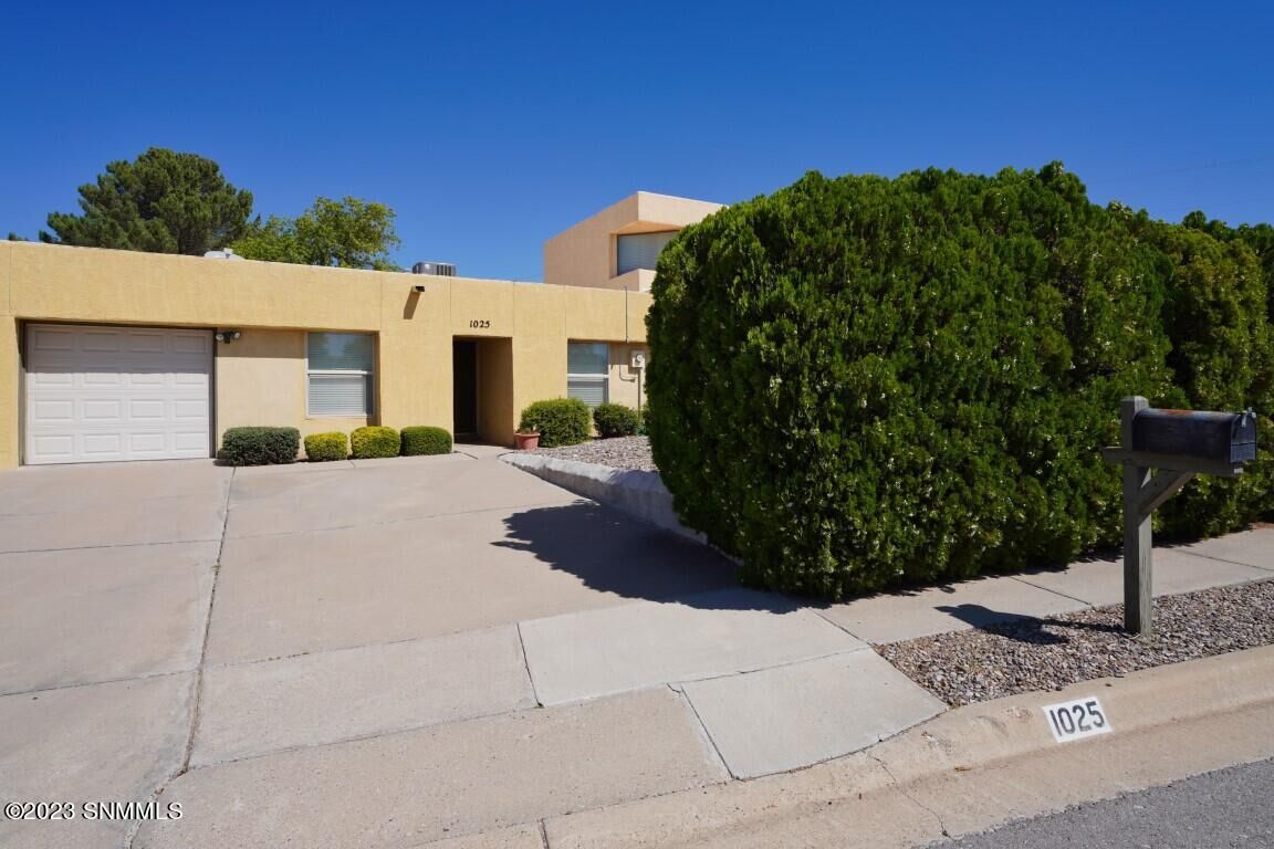 Property Photo:  1025 Roadrunner Court  NM 88011 