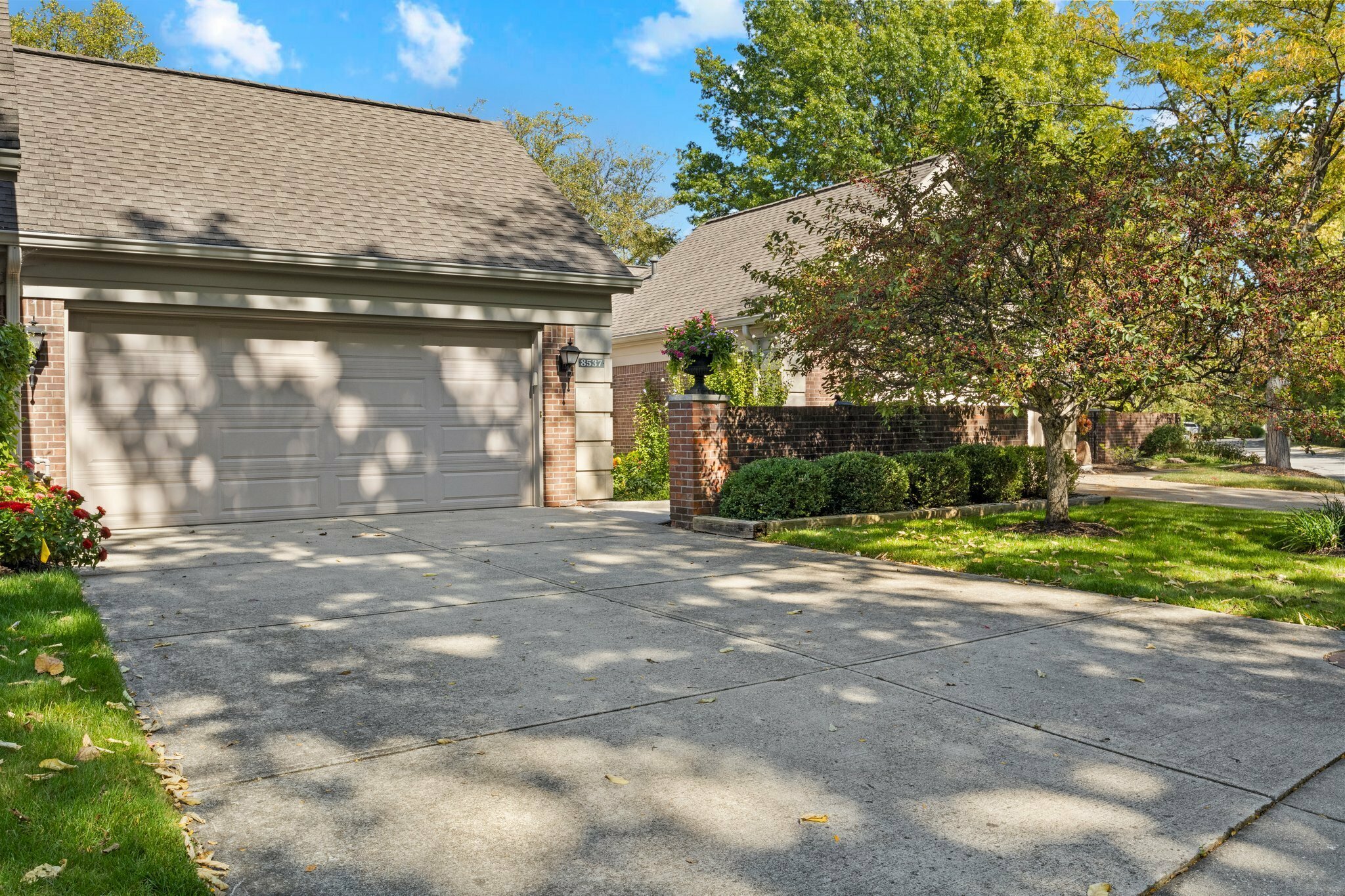 Property Photo:  8537 Olde Mill Circle West Drive  IN 46260 