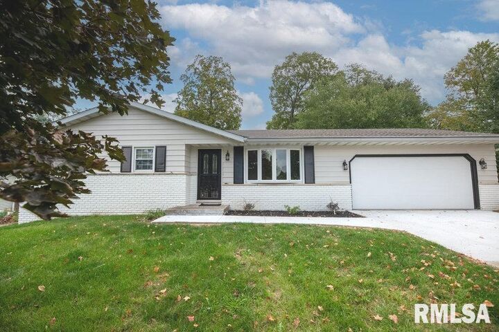 410 Carlock Court  Washington IL 61571 photo