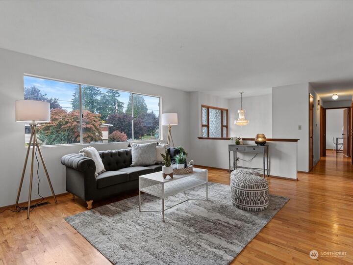 House for sale in Lynnwood 6824 192nd Street SW, Lynnwood, WA 98036