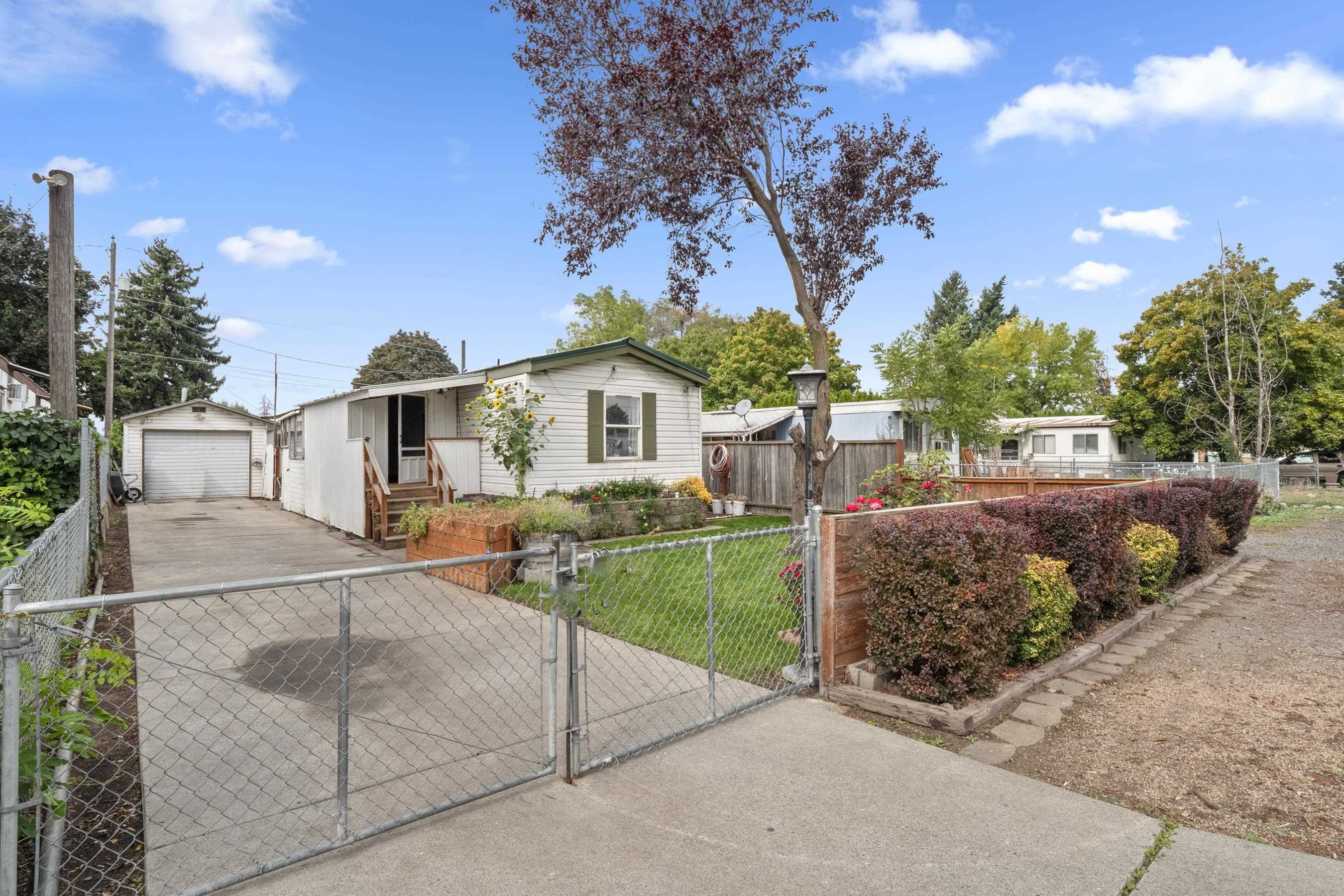 Property Photo: 901 N Bowman Rd WA 99212