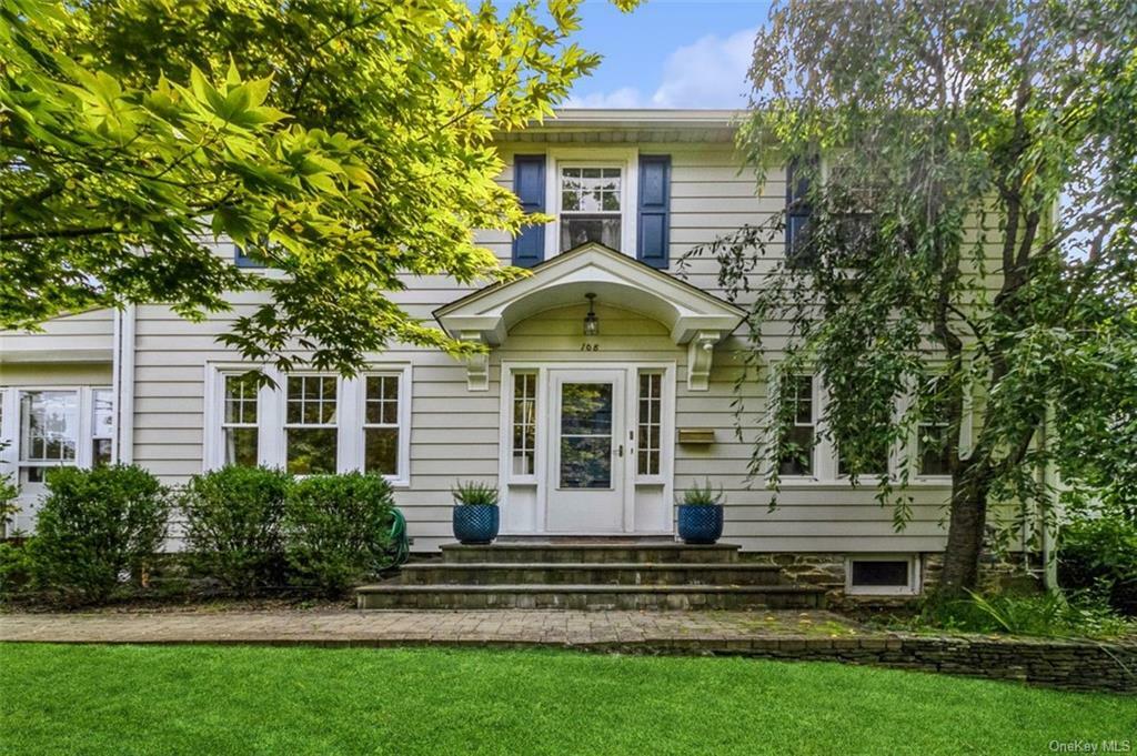 Property Photo:  108 Greenacres Avenue  NY 10606 