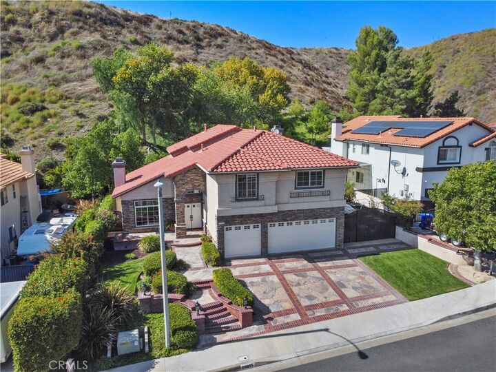 Property Photo: 28811 Park Woodland Place CA 91390