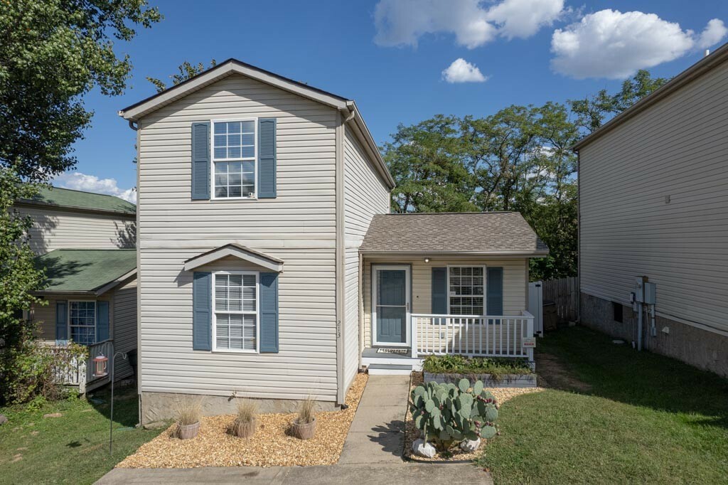 Property Photo:  213 Brittany Park Cir  TN 37013 