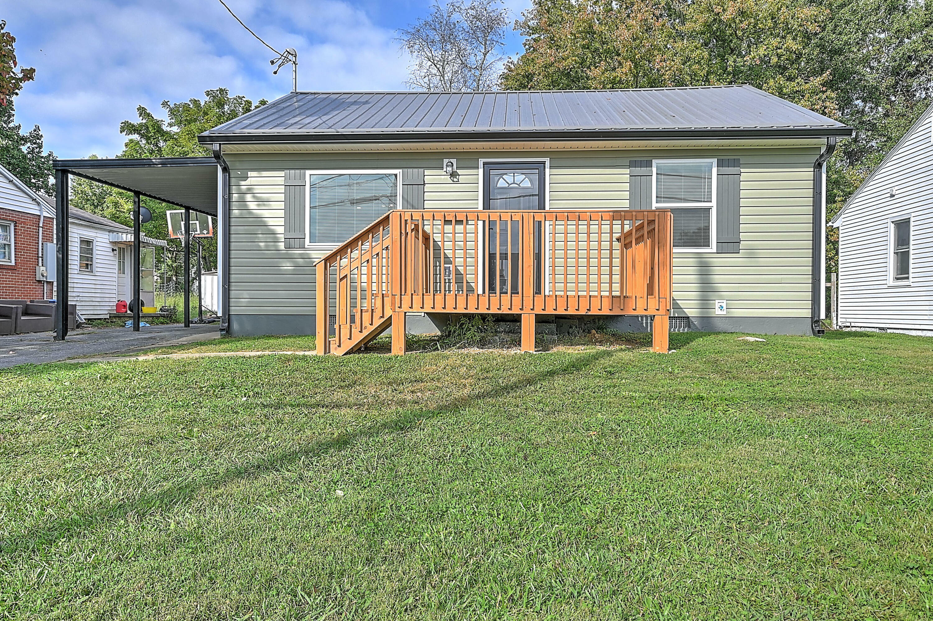 Property Photo:  715 North North Street  TN 37604 