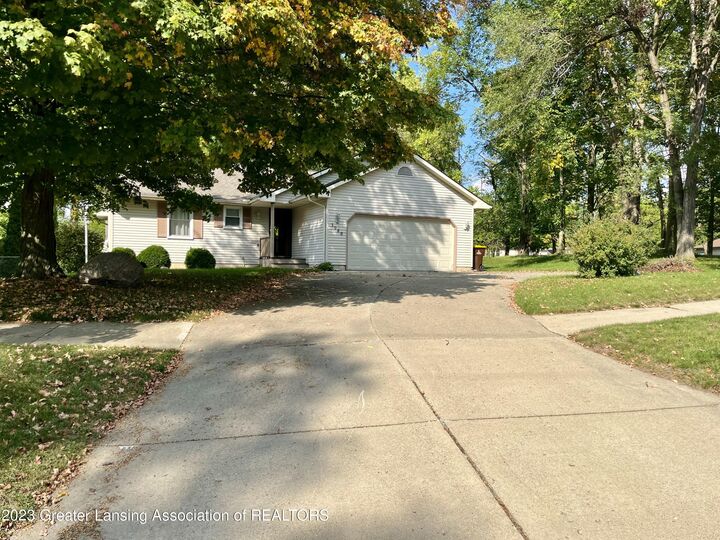 1060 W Main Street  Grand Ledge MI 48837 photo