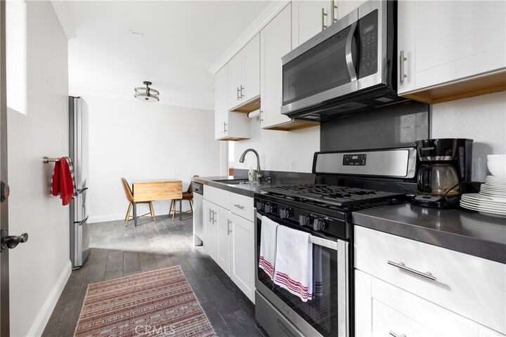 Property Photo:  219 1/2 Ximeno Avenue  CA 90803 