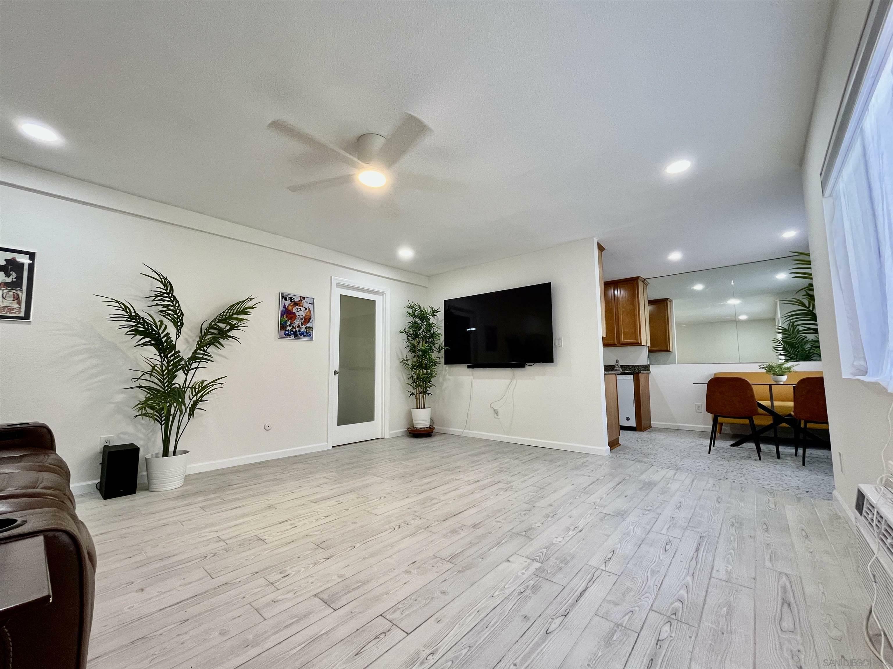 Property Photo:  471 Ballantyne St 64  CA 92020 