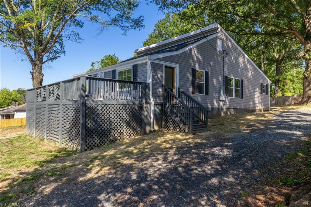 Property Photo:  1003 Willow Street  NC 27288 