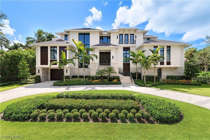 Property Photo: 2060 Gordon Drive FL 34102