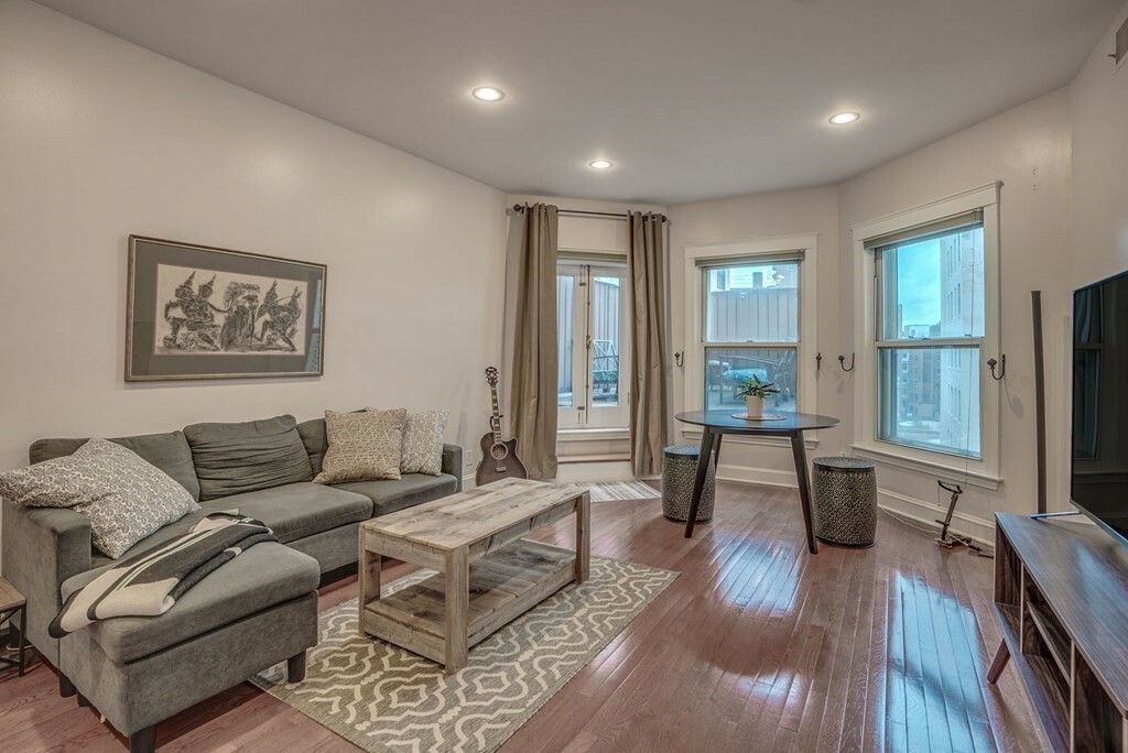 Property Photo: 416 Commonwealth Av 409 MA 02215