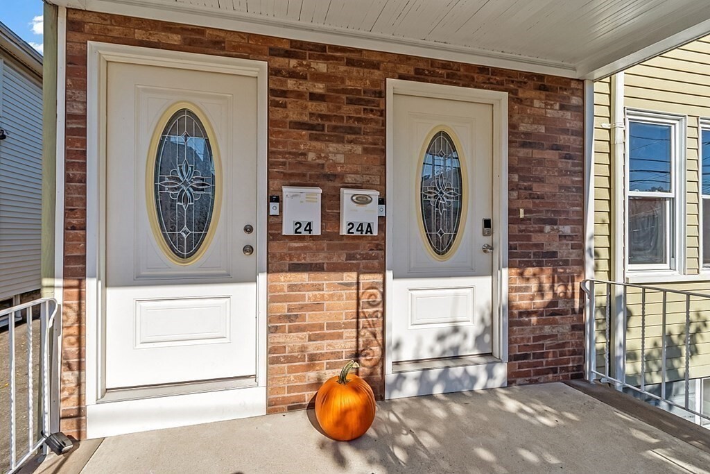 Property Photo:  24 Englewood Avenue  MA 02149 
