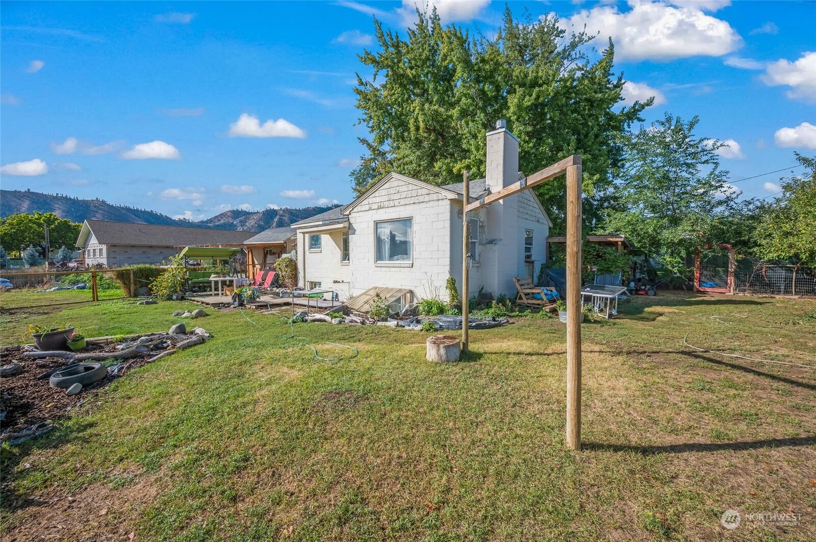 Property Photo: 5890 Evergreen Drive WA 98815