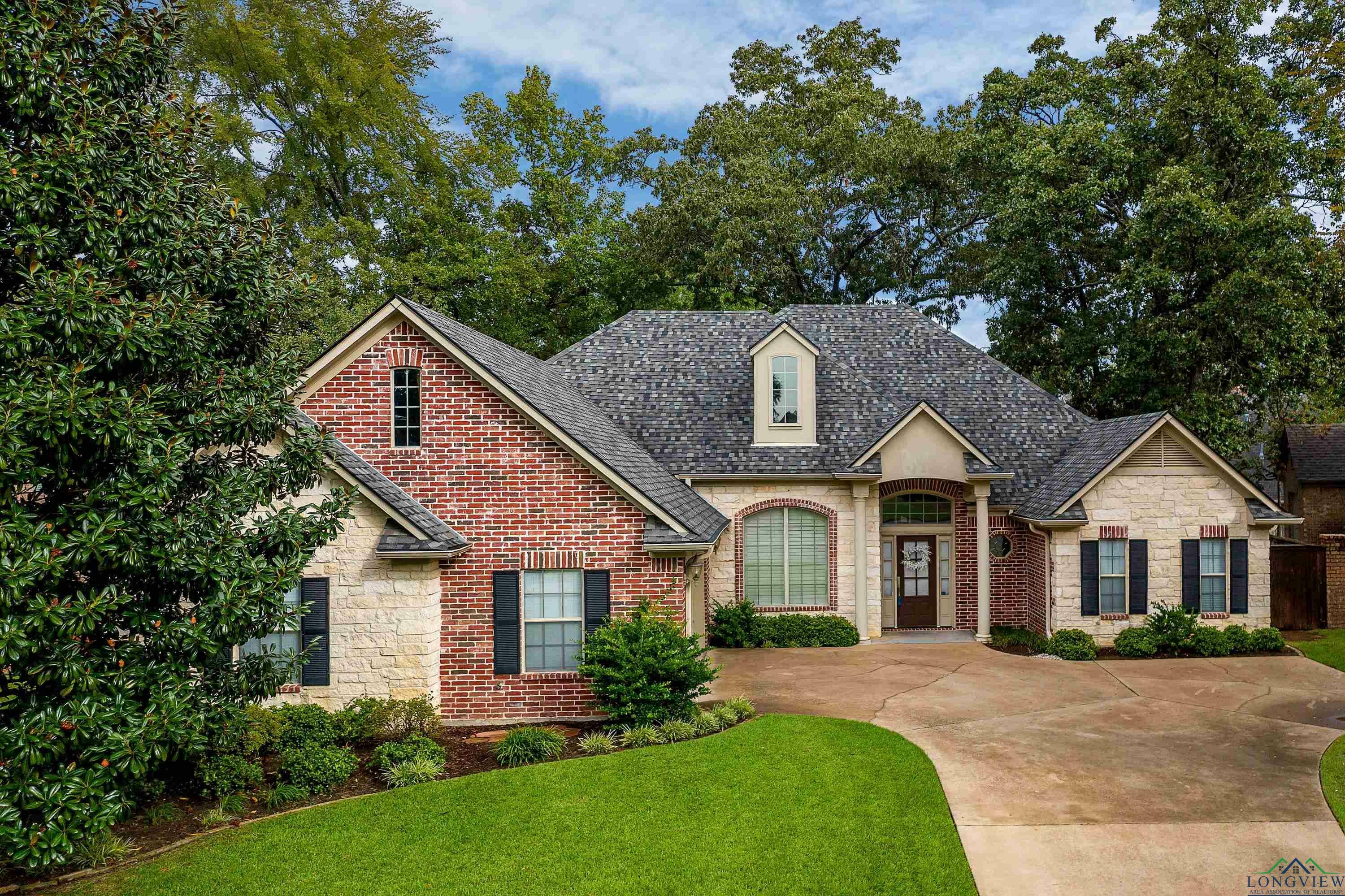 Property Photo:  1005 Riverwood Drive  TX 75604 