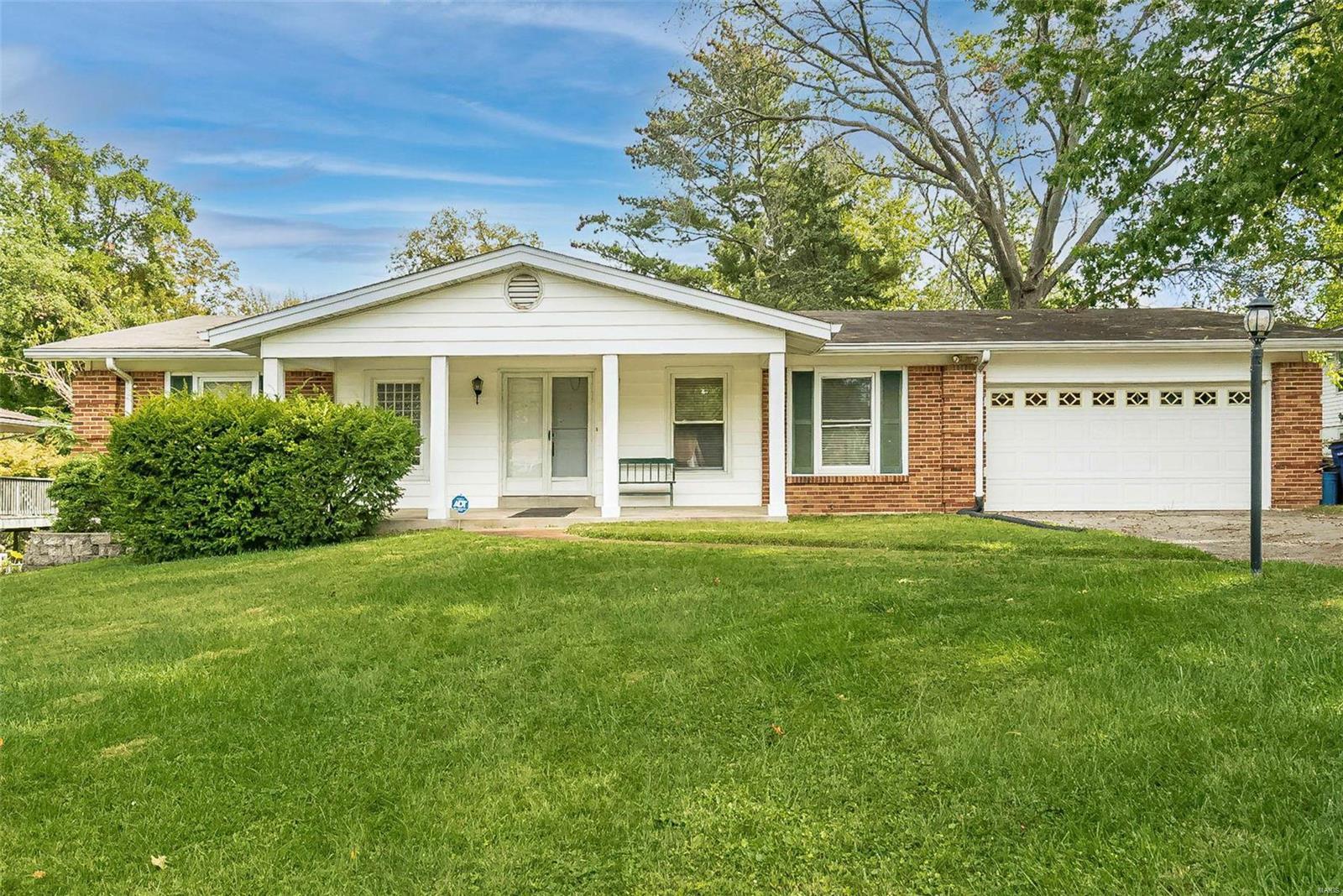 Property Photo:  1236 Bonheur Drive  MO 63146 