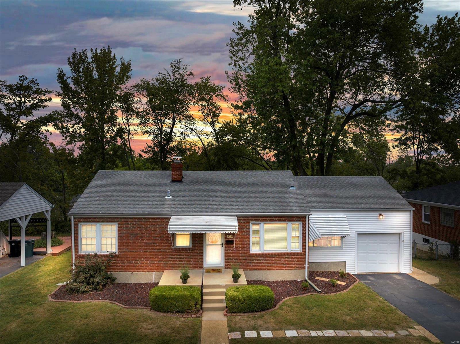 Property Photo:  591 Meadowridge Drive  MO 63122 