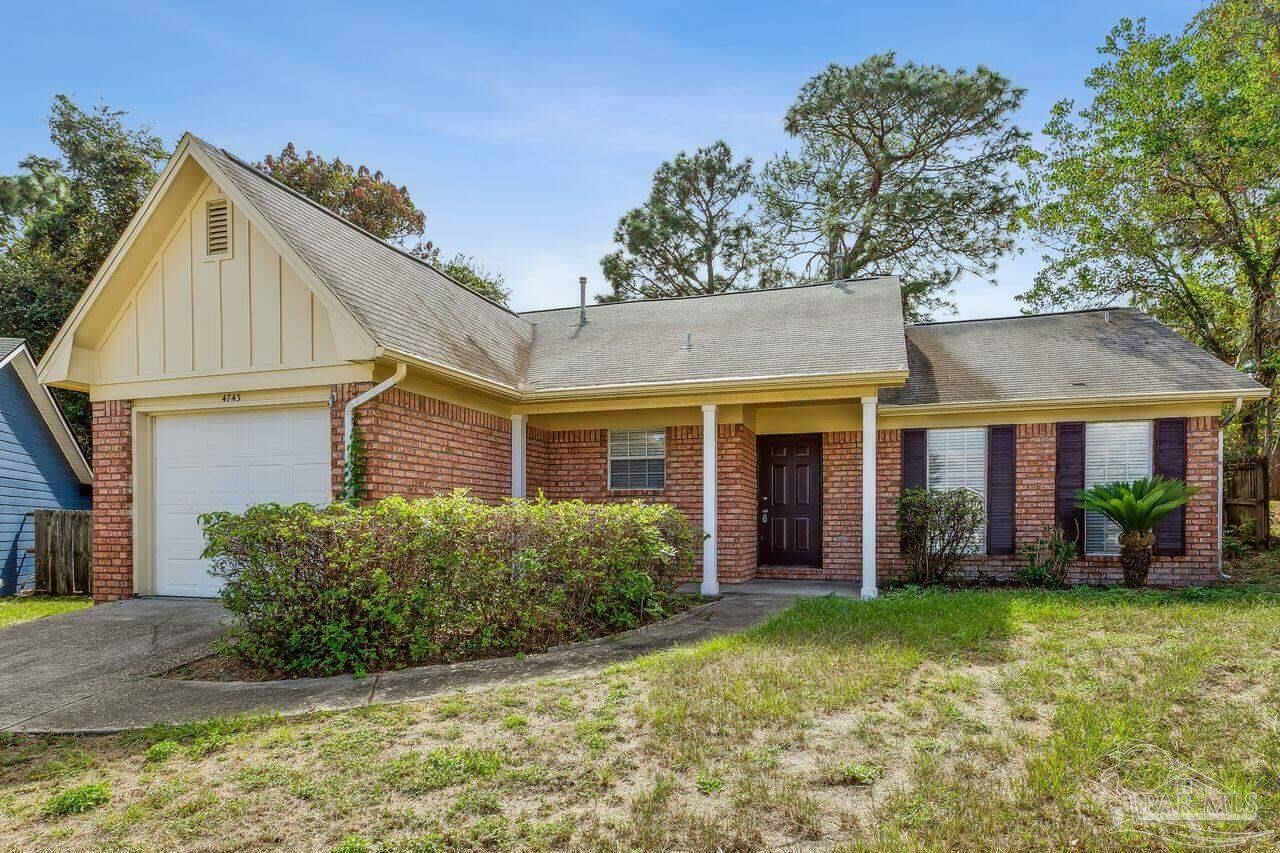 Property Photo: 4743 Northpointe Ct FL 32514