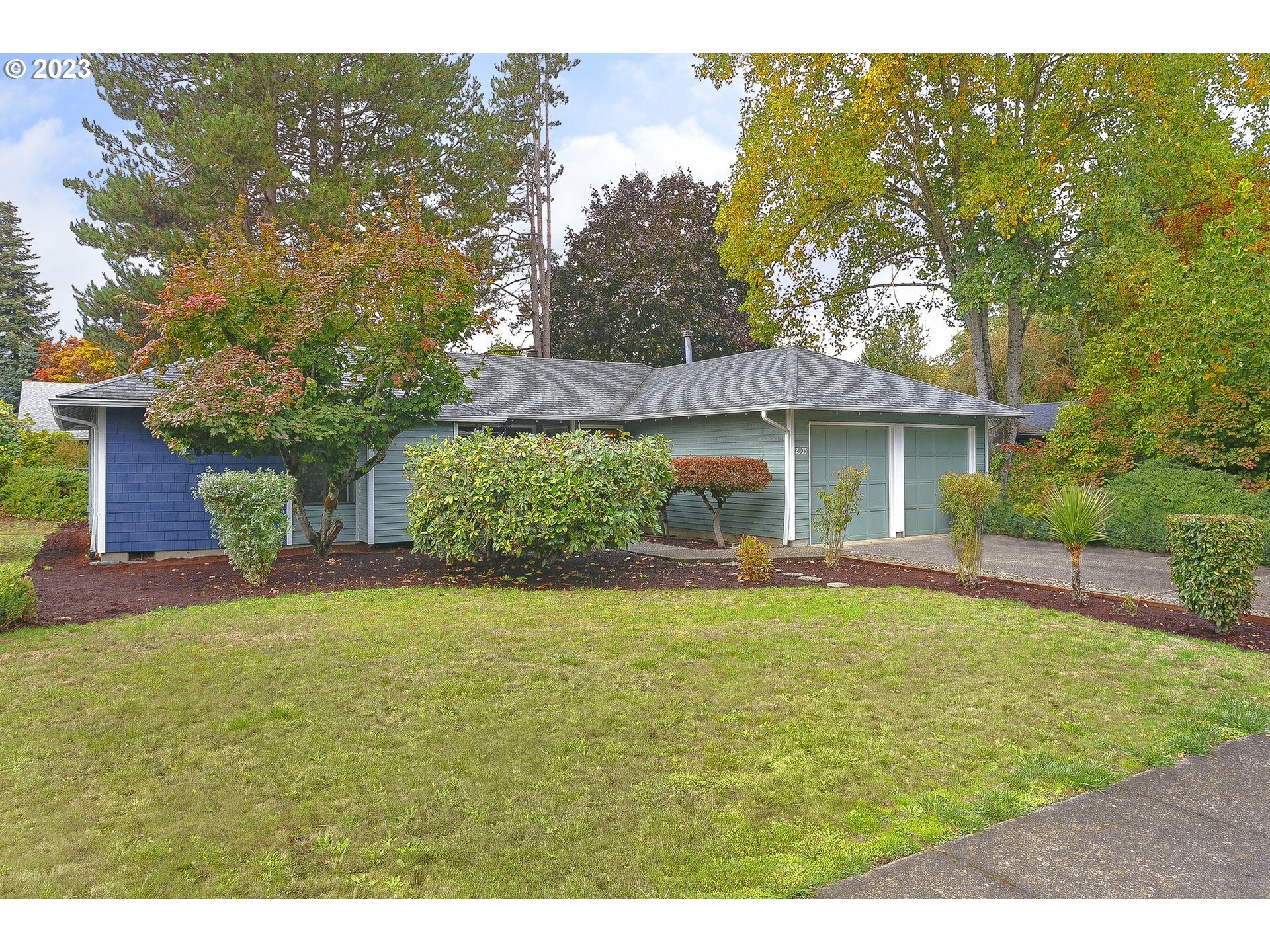 Property Photo: 2305 SW 204th Ave OR 97003