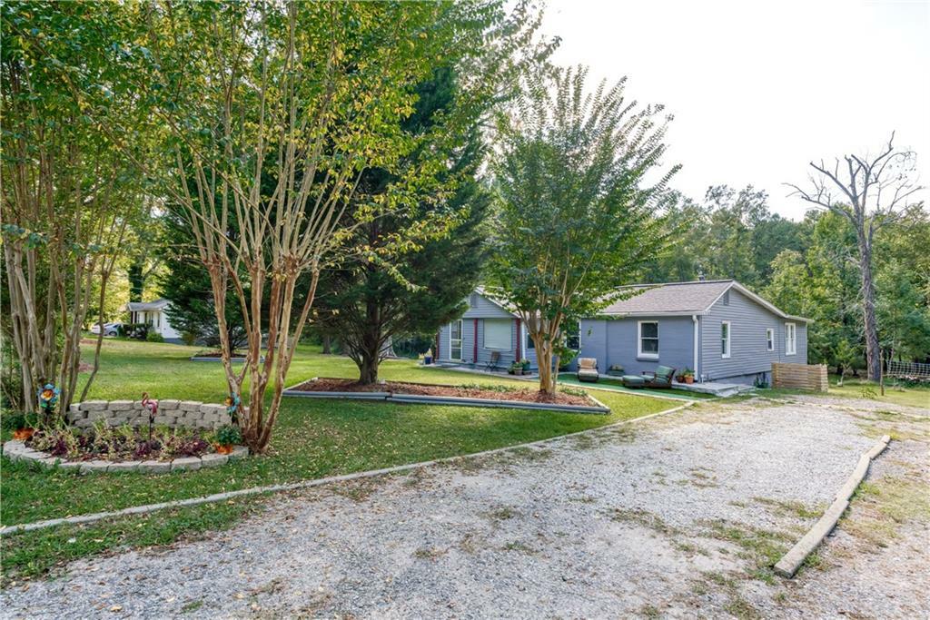 Property Photo:  5586 Owens Drive  GA 30136 