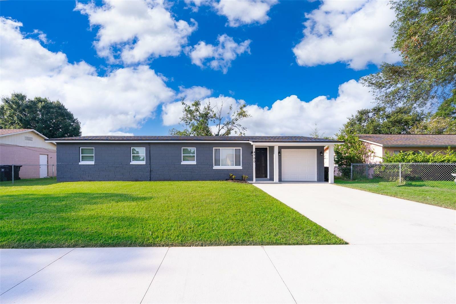 Property Photo: 4700 Pleasant Valley Court FL 32811