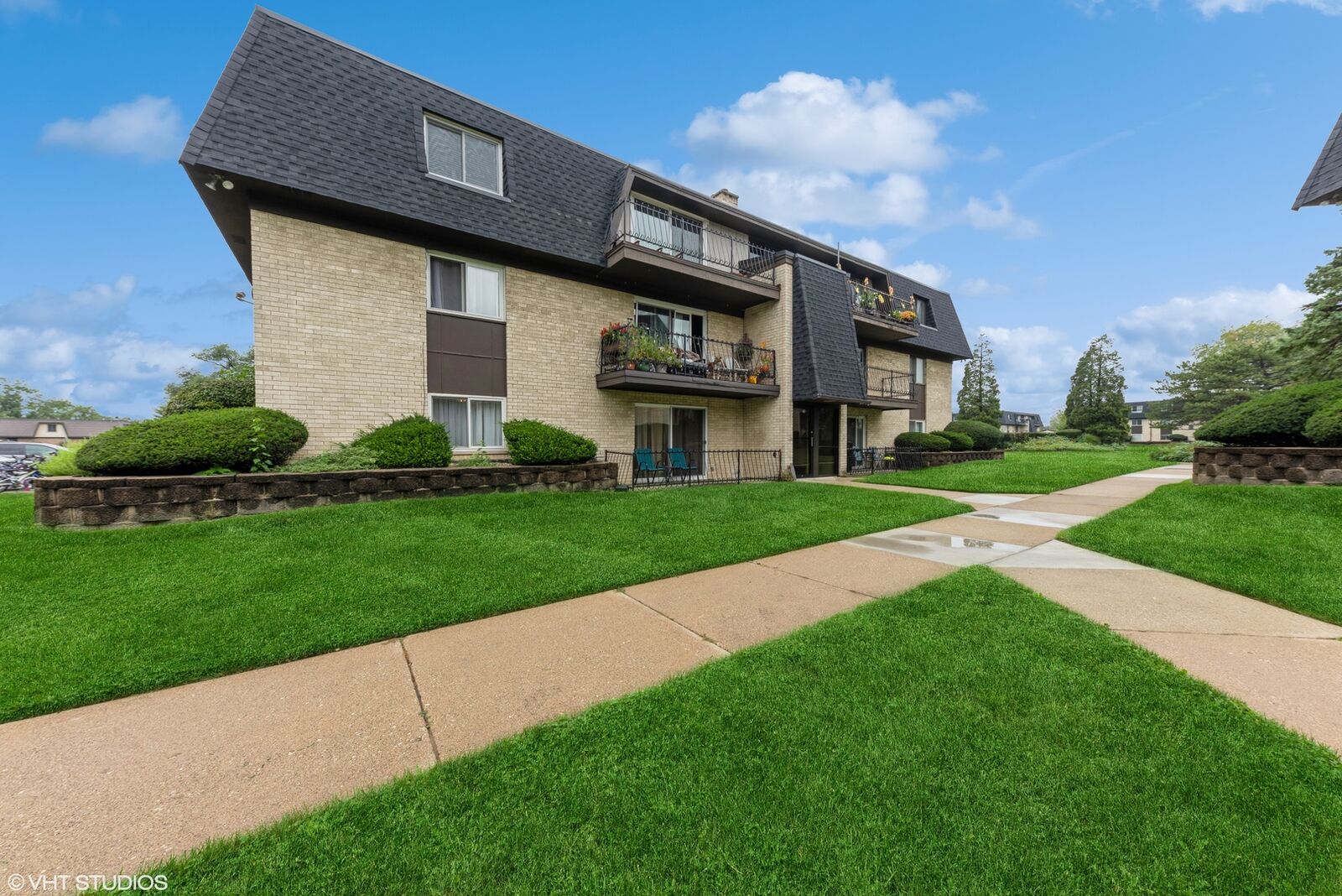 Property Photo:  11129 S 84th Avenue 1B  IL 60465 
