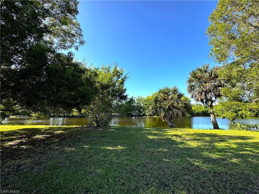 Property Photo: 270 Indian Key Ln 264 FL 34114