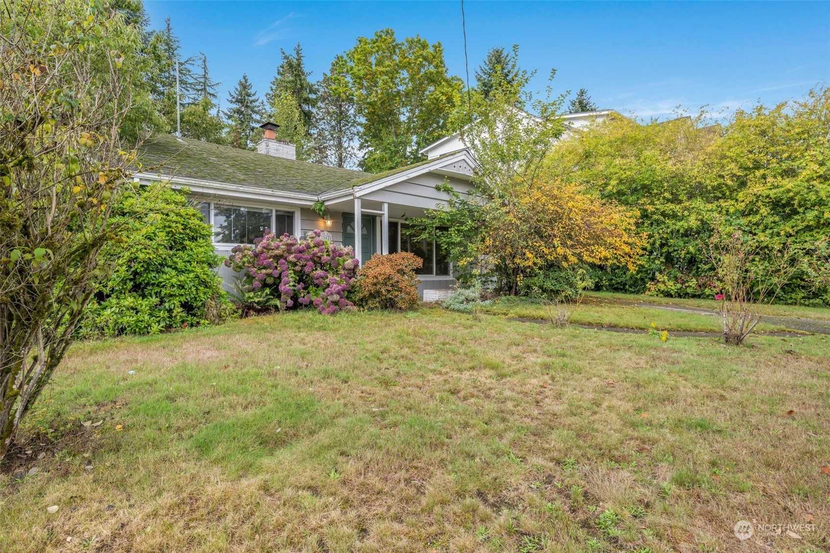 Property Photo:  10425 NE 28th Place  WA 98004 