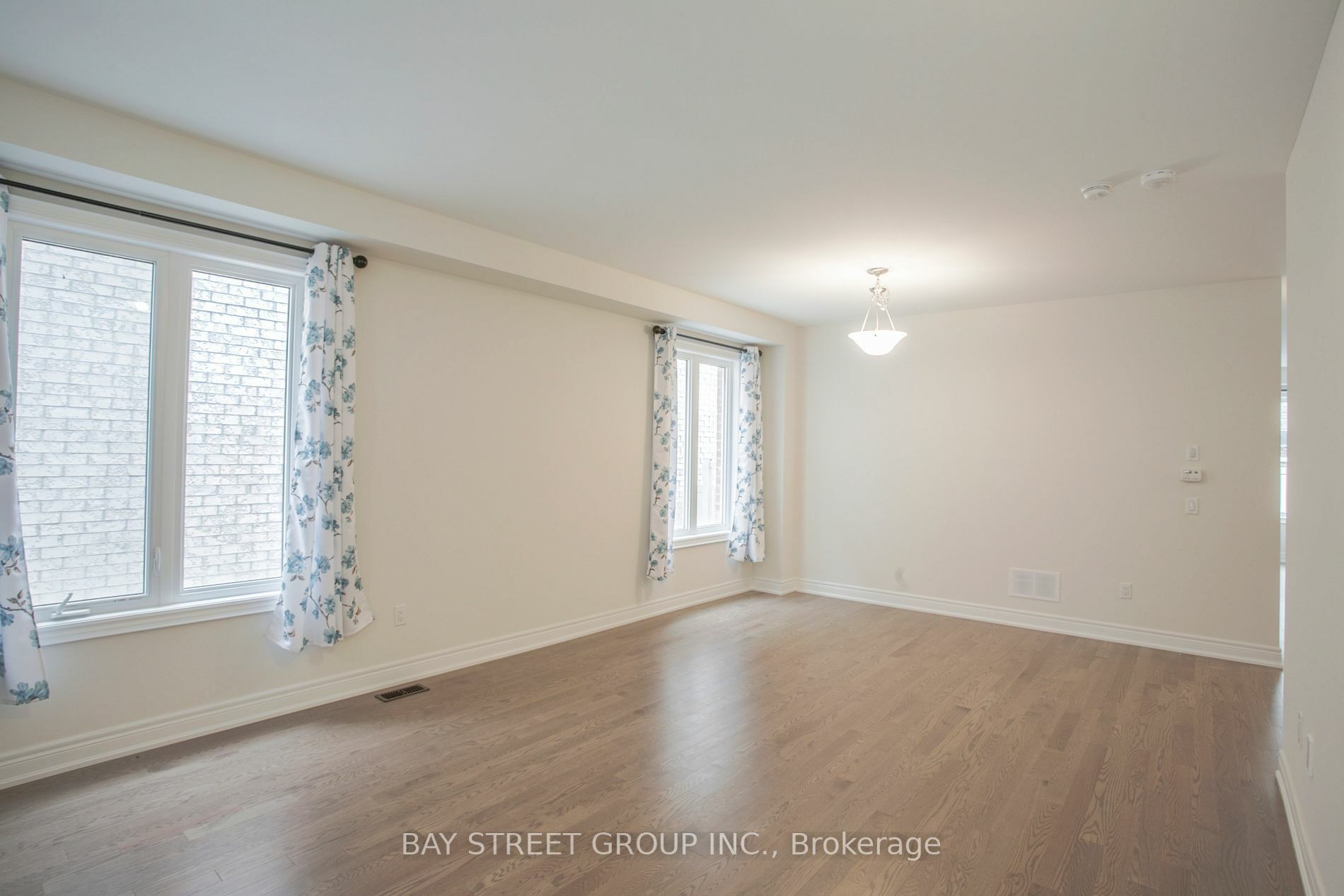 Property Photo:  22 Terrell Ave  ON L4P2G6 