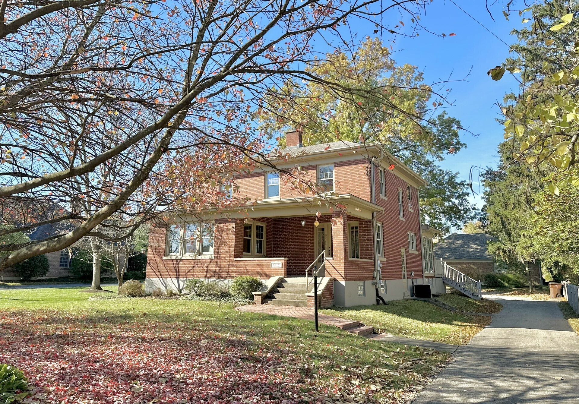 Property Photo: 8773 Kenwood Road OH 45242